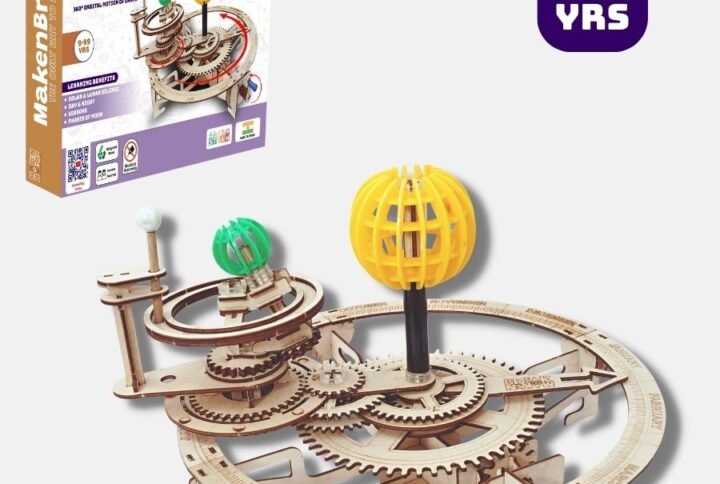 Tellurion orrery - 360° orbital motion of earth.